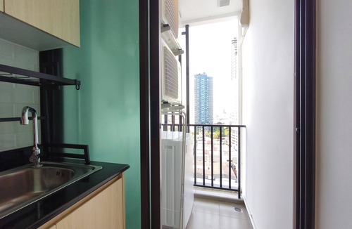 Bangkok Yai Apartment | 3 min walk BTS Gorgeous 1BR Fast Wifi