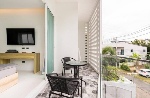 Kathu House | 300 m² House ∙ 3 bedrooms ∙ 6 guests
