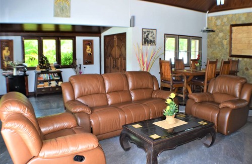 Rawai Villa | 300 m² Villa ∙ 5 bedrooms ∙ 9 guests