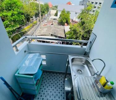 Chan Kasem House | 307 Budget Room, wifiutilities Bangkoks center