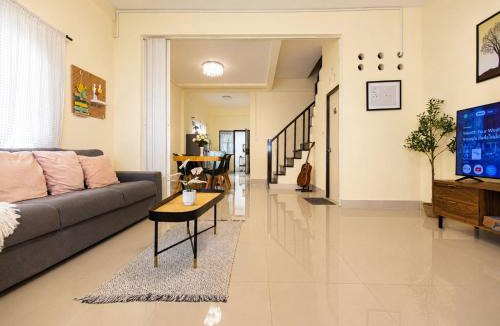 Bang Na House | 3Bedrooms, Pet friendly, 5min drive to BTS Udomsuk