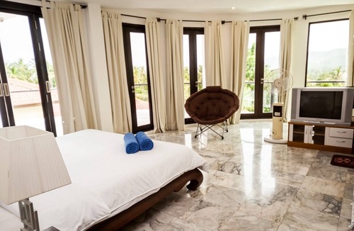 Bophut Villa | 4 Bedroom Villa - 5 Mins To Chaweng Beach, Bars, Shops & Dining - Amazing Value!
