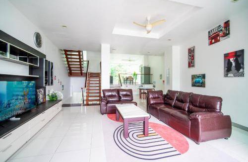 Patong Villa | 400 m² Villa ∙ 4 bedrooms ∙ 8 guests