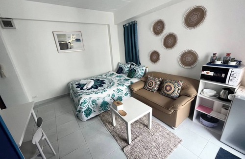Chan Kasem Apartment | 401 Budget Room Utilities WiFi Balcony in Ratchada