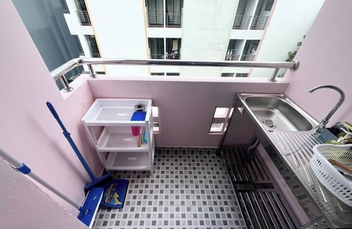 Chan Kasem Apartment | 401 Budget Room Utilities WiFi Balcony in Ratchada