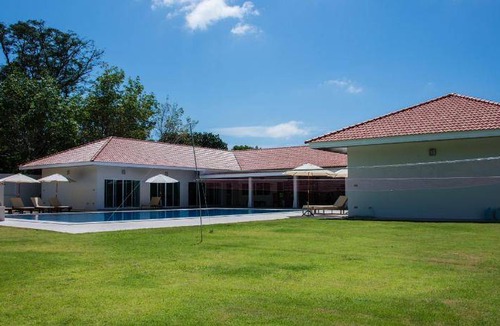 Thep Kasattri Resort | 41 m² Resort ∙ 2 guests