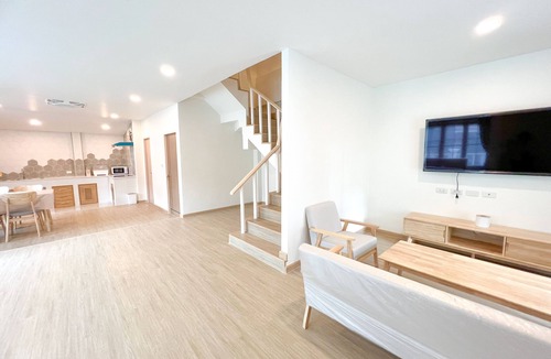 Nanai Road House | 48 House - Patong