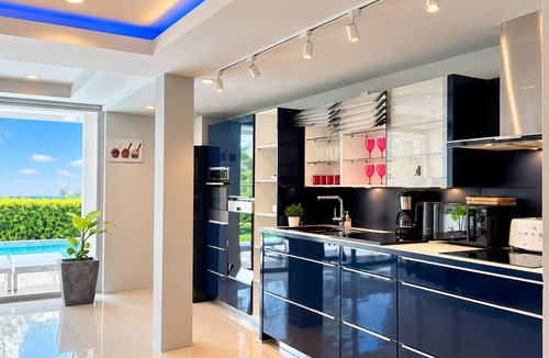 Kathu House | 5 bedroom & bathroom, Golf view villa, near Patong. Peacful & private.