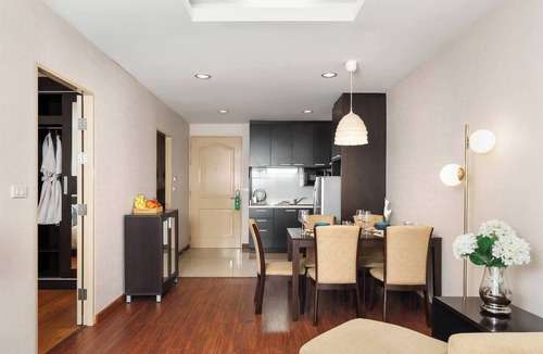Thonglor Condo | 57m²Clean&Quiet/1GbWiFi/Kingbed/Cook/BalconyWasher