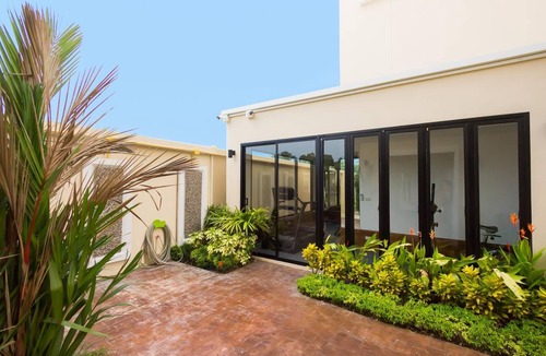 Nai Harn Apartment | 58 m² Apartment ∙ 2 bedrooms ∙ 127 guests