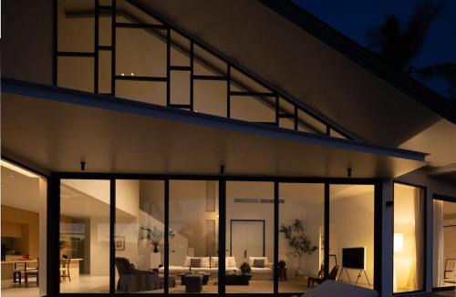 Koh Samui Villa | 5BR Luxury Seaview Designer Villa with Pool & Gym