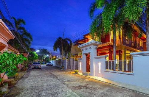 Nanai Road Villa | 74 Patong villa walk to Bangla Rd in 10min 3 room cozy modern style