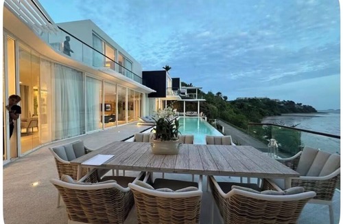 Koh Kaew House | 7BR VillaStunning Tropical Infinity Pool & Panoramic Ocean Views Bay Yamu