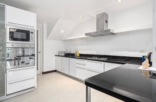 Kathu House | 8 bedroom, 19 people. 2 pools,2 kitchens & lounges