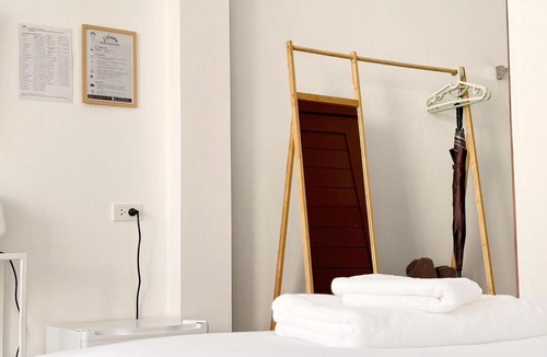 Chalong Hotel | A&J Holiday Villa