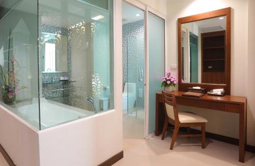 Phuket Resort | A2 Pool Resort, Phuket Town - scheduled shuttle to Phuket Old Town