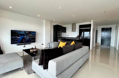 Karon Apartment | A26 - Great 100 percent Seaview 2bedroom 1 bathroom and bubble Jacuzzi