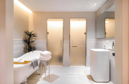Silom Hotel | Aiden Surawong Bangkok