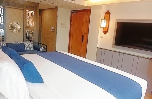 Chang Khlan Hotel | Ama's House Luxury Boutique Hotel