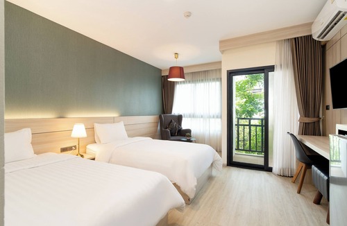 Bang Yi Ruea Hotel | Amanah Bangkok Hotel