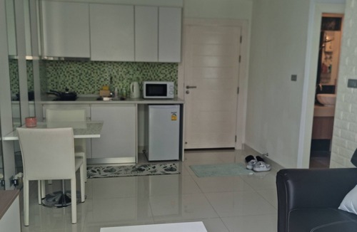 Pratumnak Hill Apartment | Amazon Residence Pool Exit 1Bedroom