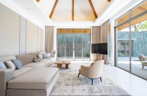 Thep Kasattri Villa | Anchan Flora Uniq