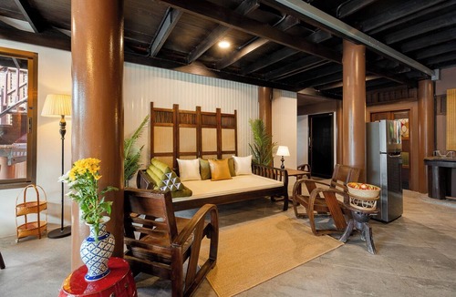 Nong Kae House | AntiqueThai PoolVillaCentre7/11 NightMarket&BBQ