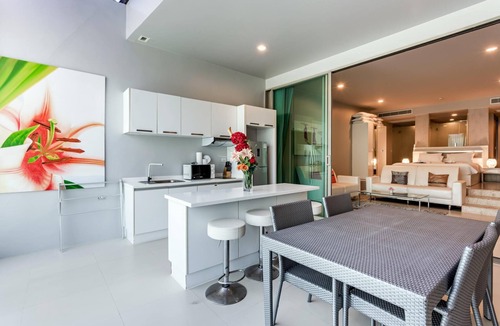 Karon Apartment | Ark101 Modern apartment direct pool access
