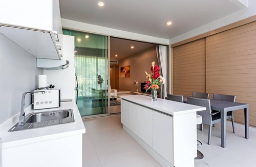Karon Apartment | Ark101 Modern apartment direct pool access