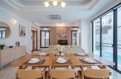 Khlong Tan Nuea Villa | Ayas Retreat - Muji Ekkamai Pool Villa with 4 bedrooms
