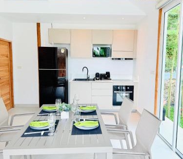 Karon Villa | Baan Saint-Tropez Seaview Villas Kata Beach