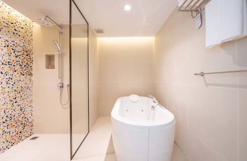 Chaweng City Center Resort | Baan Samui Resort