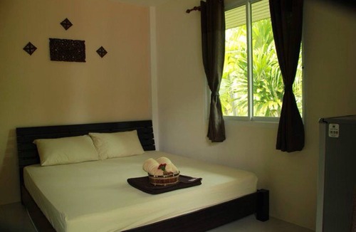 Amphawa Hotel | Baan Suan Phidchamika