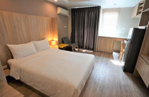 Din Daeng Hotel | Baan Tanwa - MRT Ratchadapisek Exit 1 or 2