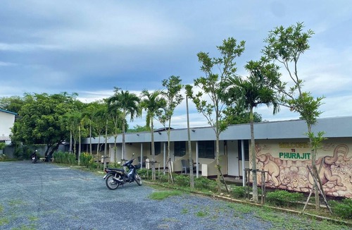Mae Faek Mai Hotel | Baansuanphurajit