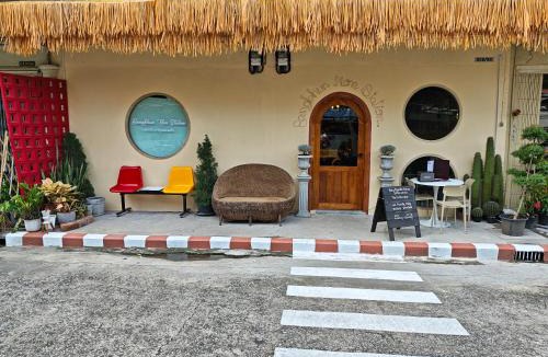 Bangkok Noi Hostel | Bangkhunnon Station Hostel