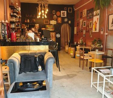 Bangkok Noi Hostel | Bangkhunnon Station Hostel