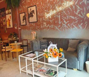 Bangkok Noi Hostel | Bangkhunnon Station Hostel