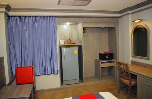 Nana Cabin | Bangkok Loft at Nana Station