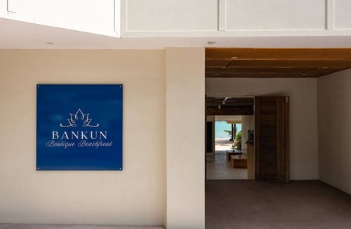 Maret House | Bankun Boutique Beachfront 7br private beachfront