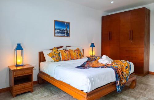 Pratumnak Hill Villa | Beach at 5 mins walk 3BDR pool villa for groups and family