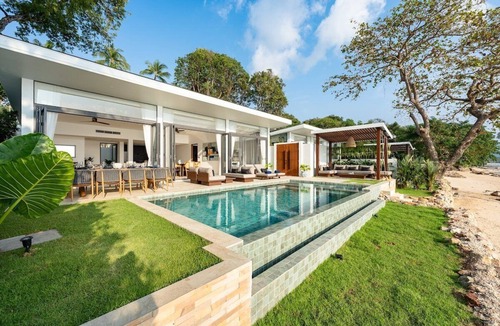 Ang Thong Villa | Beachfront 4BR Sunset Villa w/Staff & Saltwater Infinity Pool