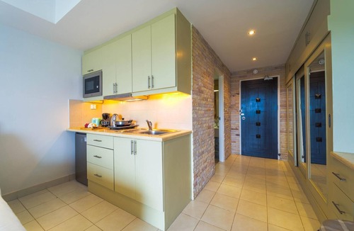 Khao Takiab Condo | Beachfront Studio Condo-Seaview (BW1)