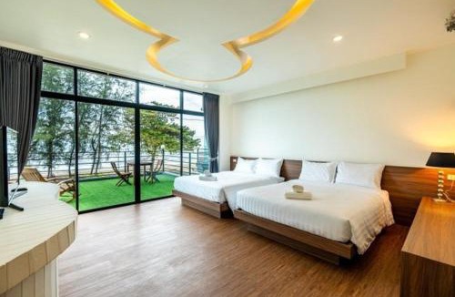 Khao Tao Villa | BG Pool Villas Party