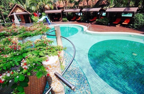 Pratumnak Hill Resort | Birds and Bees Resort