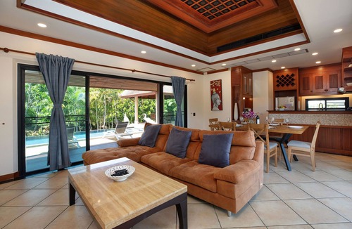 Nai Harn Villa | Boutique 3BR Pool Villa Bianca NaiHarn