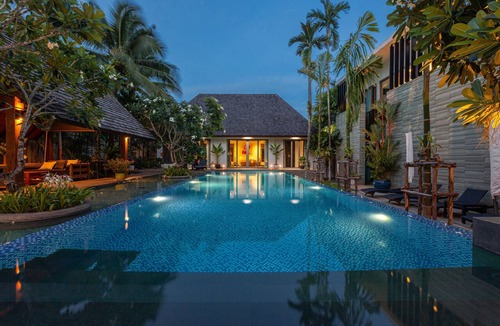 Choeng Thale House | Boutique 5BR Phuket Villa - Huge Pool - Tropical Retreat