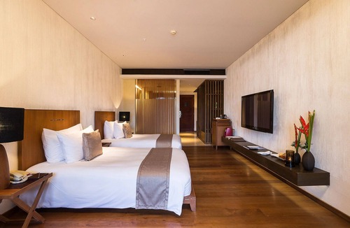 Bophut Hotel | Boutique Sea View Getaway Steps from Bophut Beach l Onsite Pools and Gym