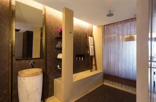 Bophut Hotel | Boutique Sea View Getaway Steps from Bophut Beach l Onsite Pools and Gym