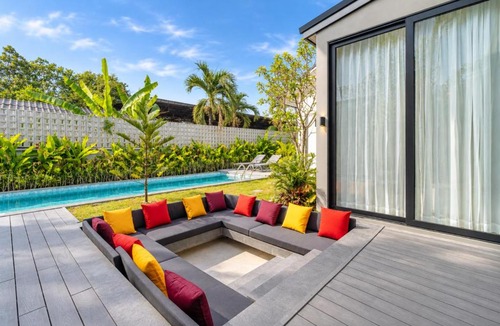 Si Sunthon Villa | Brand New 3BR Villa Orasa Near Robinson Thalang